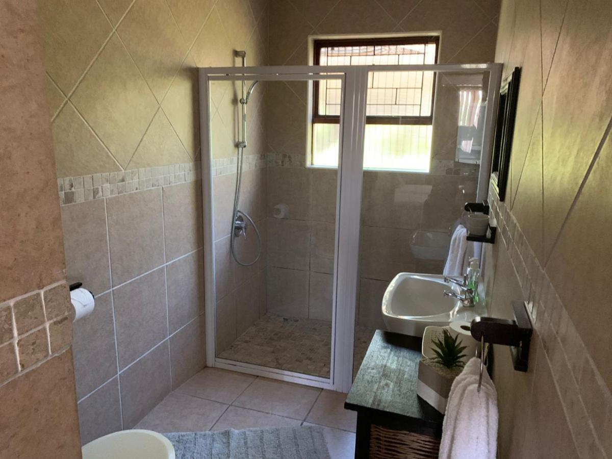 Villa Mariss Guesthouse Kraaifontein 外观 照片