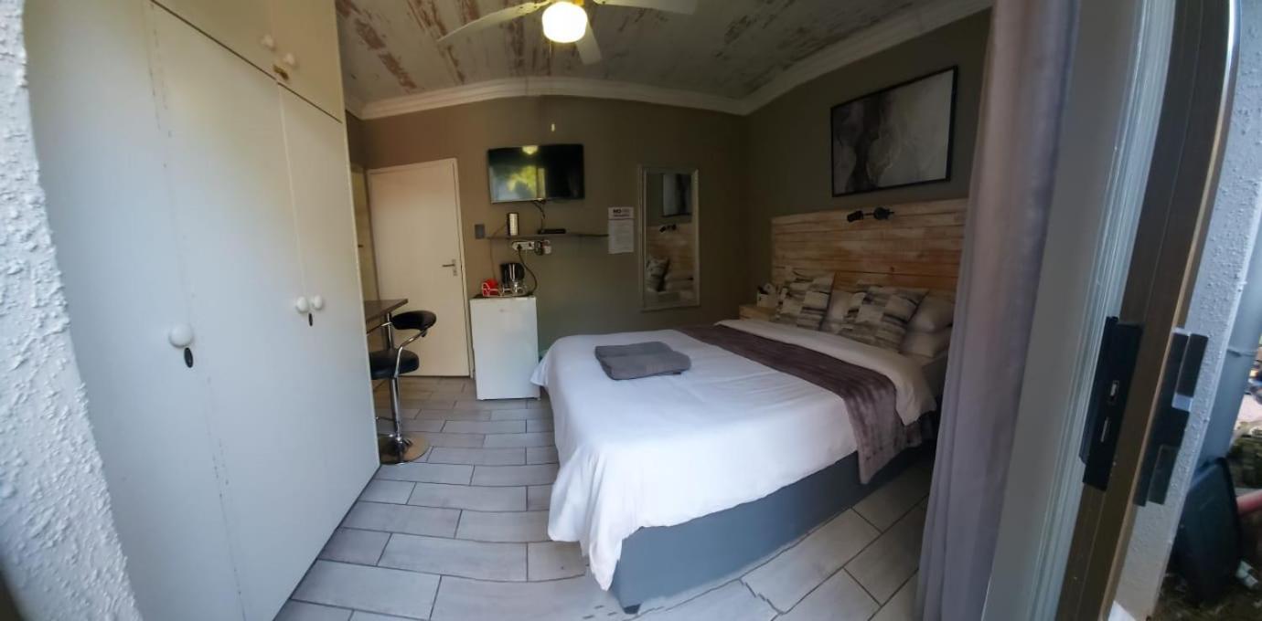 Villa Mariss Guesthouse Kraaifontein 外观 照片